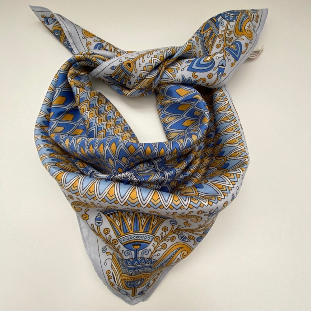 Made in Italy square blue printed scarf
